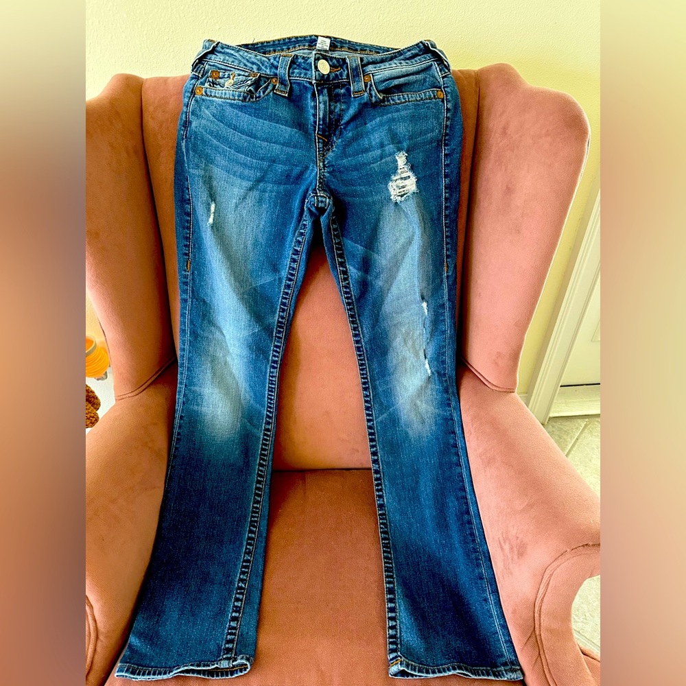 UEC- True Religion Women’s Slim Straight size 28 Jeans. A must have.